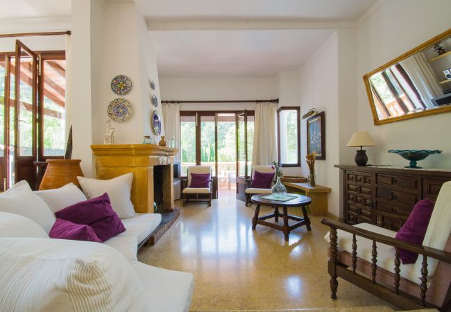 Villa in Cala Sant Vicenç - CAN CORIOS, PRIVATE POOL, FREE WIFI, PERFECT LOCAT